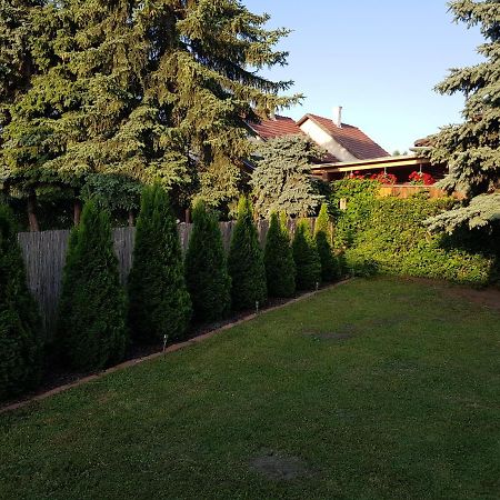 Nador Apartman Apartment Balatonlelle Exterior photo