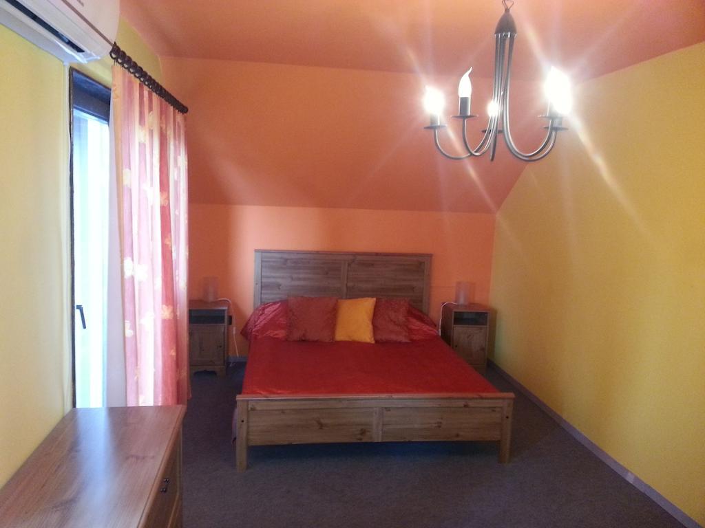 Nador Apartman Apartment Balatonlelle Room photo